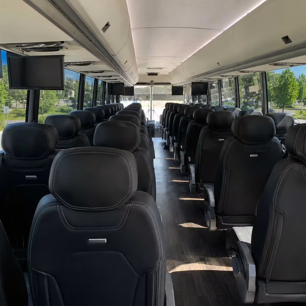 buffalo charter bus rentals to niagara falls air reserve station